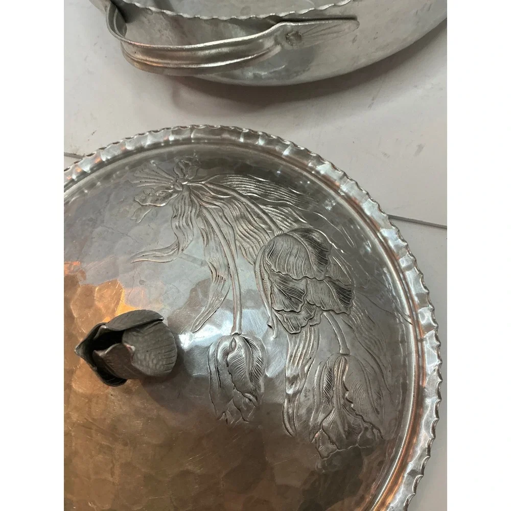Vintage Hammered Aluminum Casserole Dish Tulip Lid 10in Mid Century